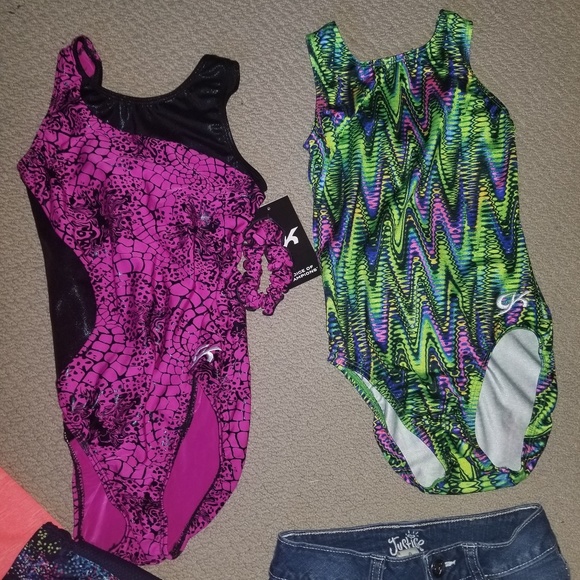 Girls athletic clothes new and barely used - Picture 2 of 5